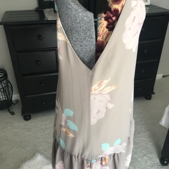 Dress - Picture 2 of 5